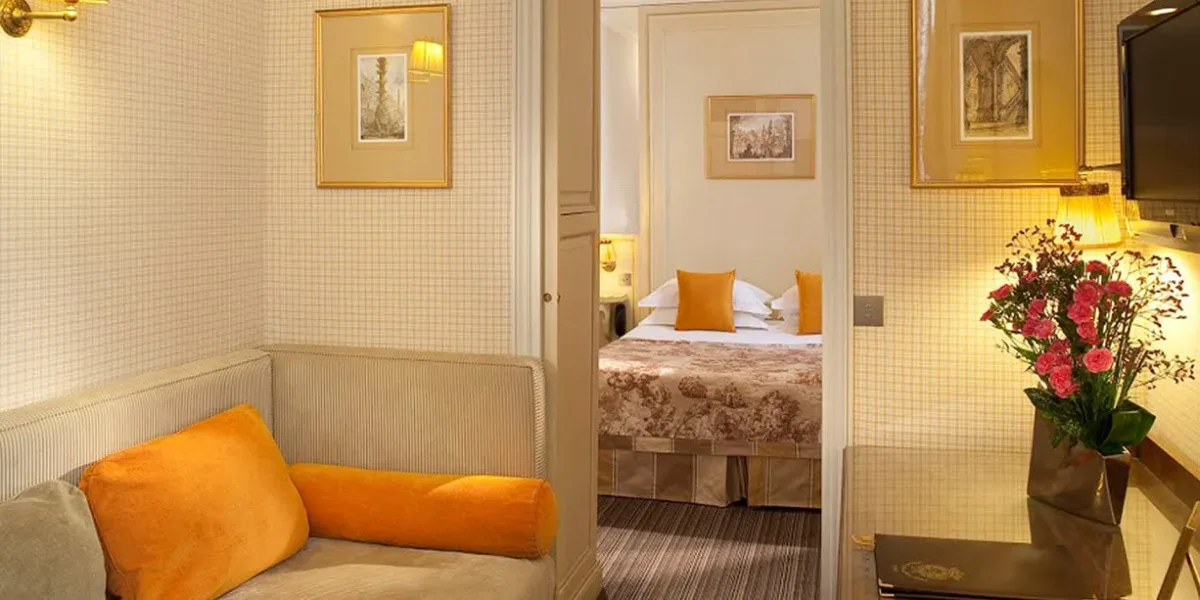Deluxe room 4 Au Manoir Saint Germain des Pres Hotel Paris jpg